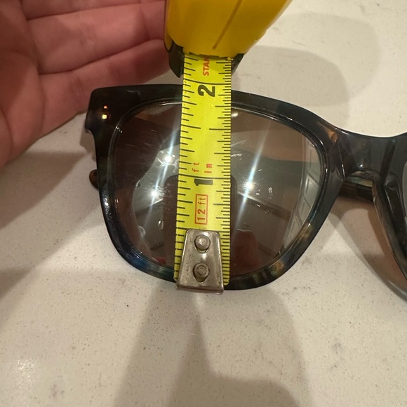 Costa Sunglasses with Brown and Tortoise Frame - Picture 9 of 11